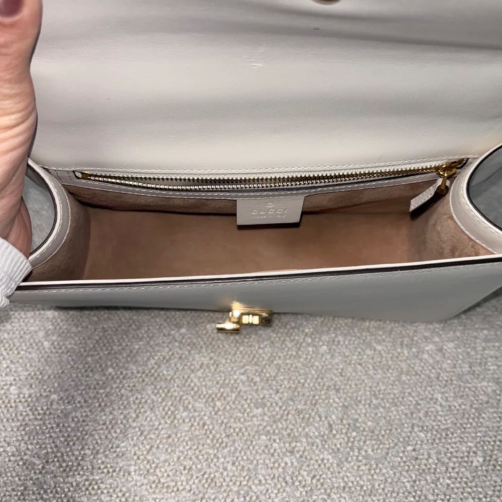 Authentic Gucci Small Sylvie Shoulder Bag White - Picture 6 of 15